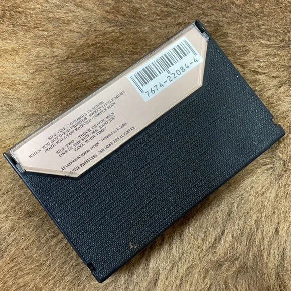 Lynyrd Skynyrd Legend Cassette - Picture 2 of 4